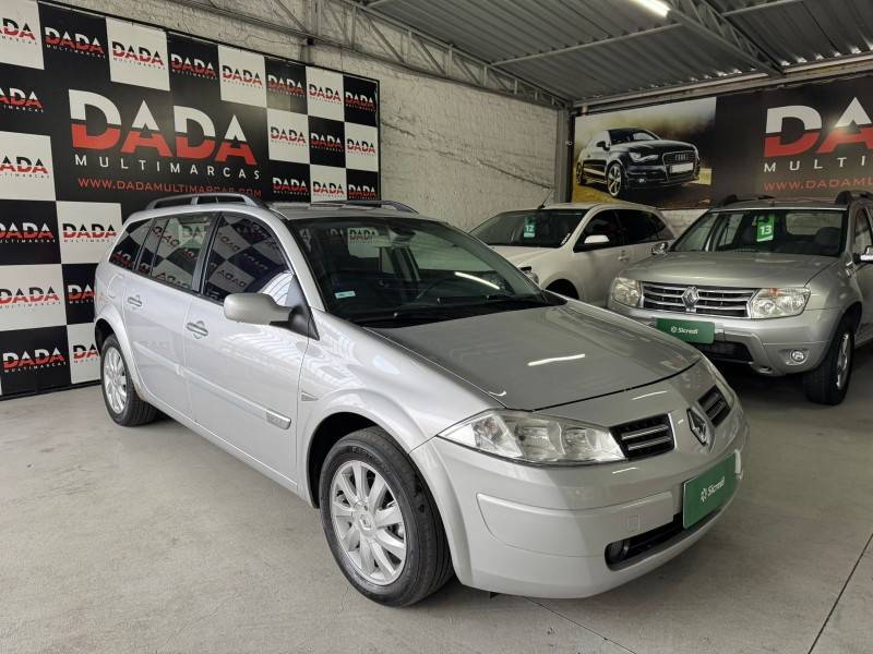 RENAULT - MÉGANE - 2011/2012 - Prata - R$ 31.900,00