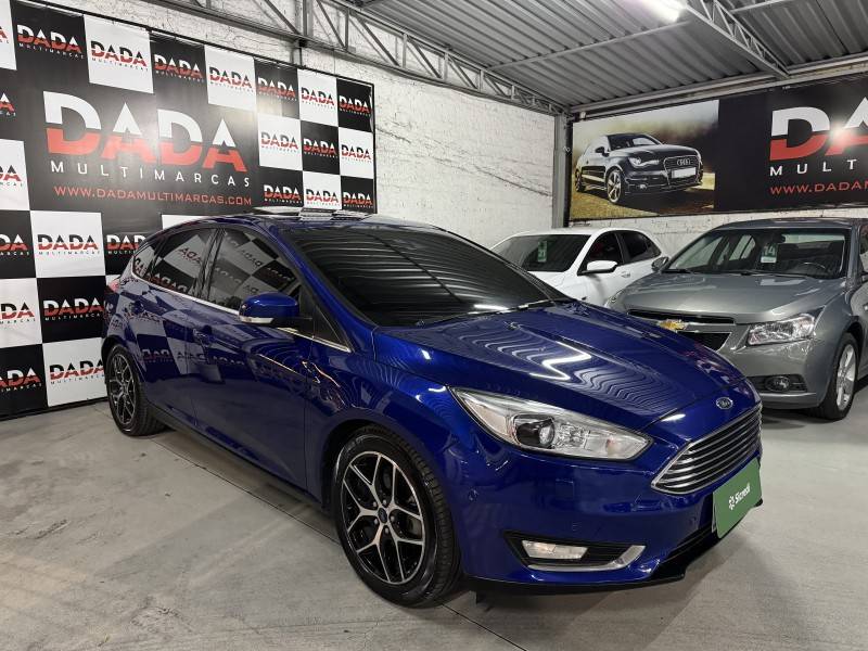 FORD - FOCUS - 2015/2016 - Azul - R$ 72.900,00