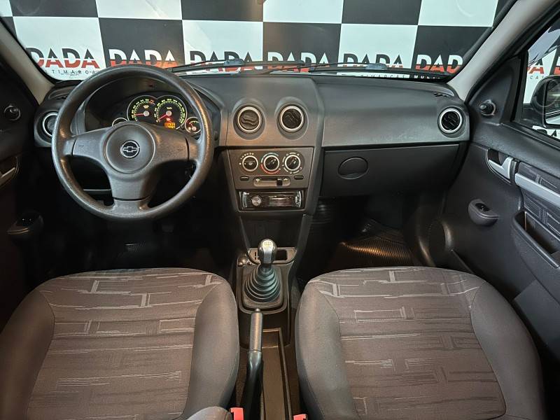 CHEVROLET - PRISMA - 2010/2011 - Prata - R$ 29.900,00