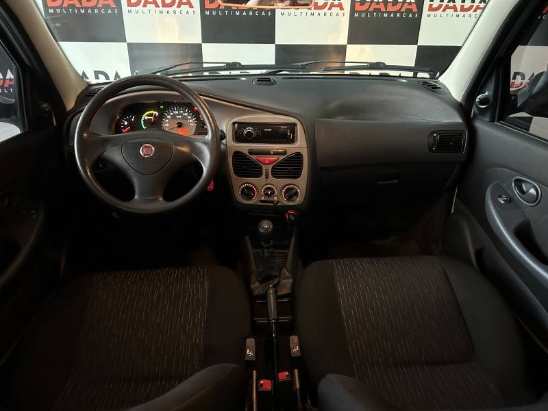 FIAT - PALIO - 2013/2014 - Prata - R$ 35.900,00