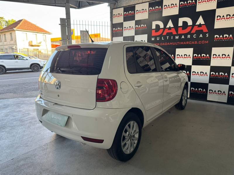 VOLKSWAGEN - FOX - 2013/2014 - Branca - R$ 42.900,00