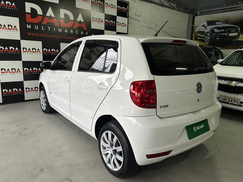 VOLKSWAGEN - FOX - 2011/2012 - Branca - R$ 32.900,00
