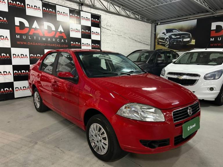FIAT - SIENA - 2010/2011 - Vermelha - R$ 32.900,00