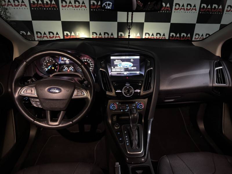 FORD - FOCUS - 2015/2016 - Azul - R$ 72.900,00