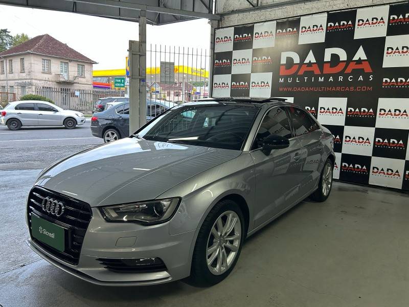 AUDI - A3 - 2015/2016 - Prata - R$ 116.900,00