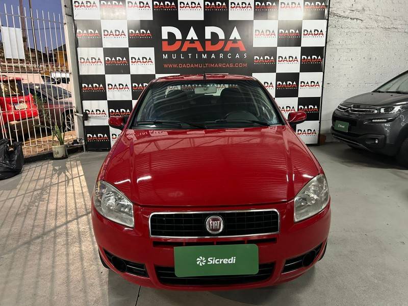FIAT - SIENA - 2010/2011 - Vermelha - R$ 32.900,00