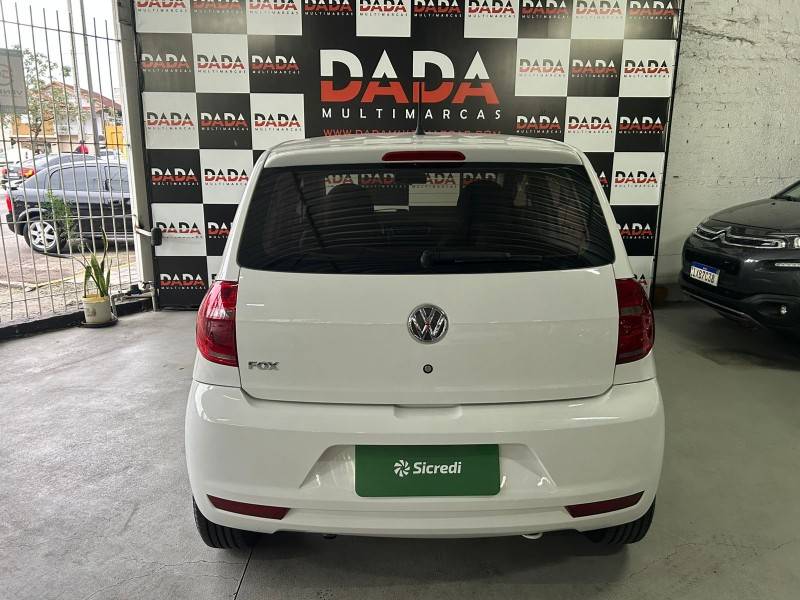 VOLKSWAGEN - FOX - 2011/2012 - Branca - R$ 32.900,00