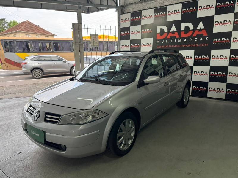 RENAULT - MÉGANE - 2011/2012 - Prata - R$ 31.900,00