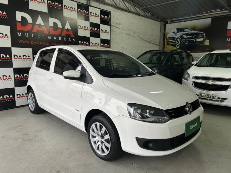 VOLKSWAGEN - FOX - 2011/2012 - Branca - R$ 32.900,00
