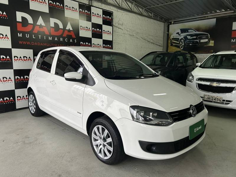 VOLKSWAGEN - FOX - 2011/2012 - Branca - R$ 32.900,00