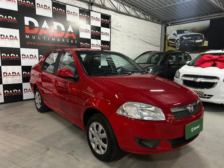 FIAT - SIENA - 2014/2015 - Vermelha - R$ 34.900,00