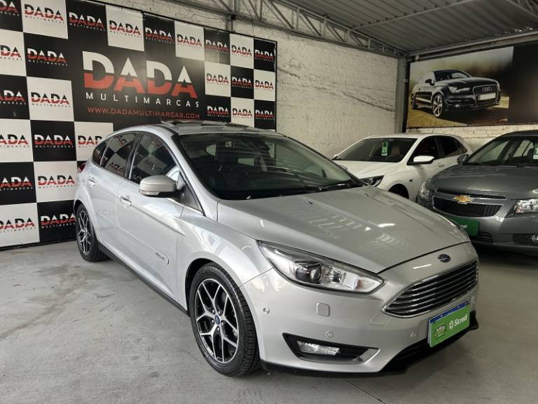 FORD - FOCUS - 2015/2016 - Prata - R$ 72.900,00