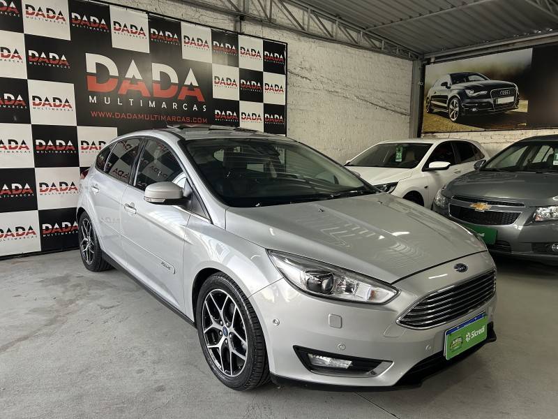 FORD - FOCUS - 2015/2016 - Prata - R$ 72.900,00