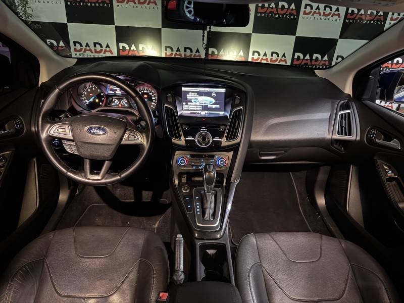 FORD - FOCUS - 2015/2016 - Azul - R$ 72.900,00