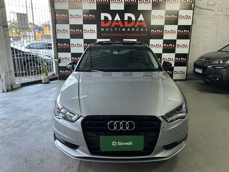 AUDI - A3 - 2015/2016 - Prata - R$ 116.900,00