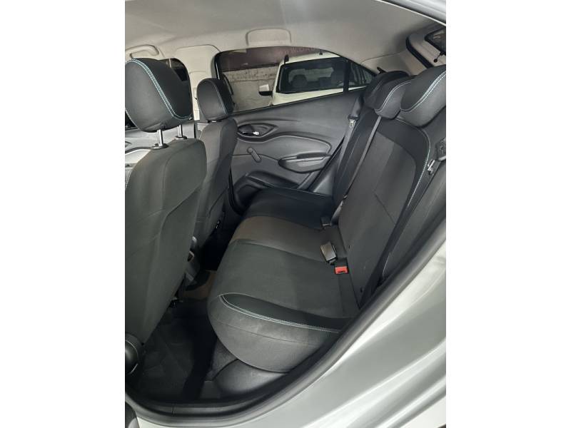 CHEVROLET - ONIX - 2019/2019 - Branca - R$ 65.900,00