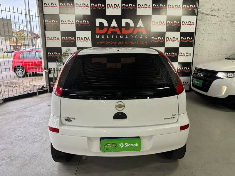CHEVROLET - CORSA - 2010/2011 - Branca - R$ 32.900,00