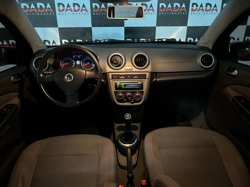 VOLKSWAGEN - VOYAGE - 2008/2009 - Preta - R$ 38.900,00