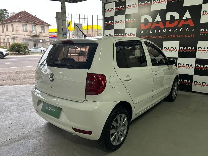 VOLKSWAGEN - FOX - 2011/2012 - Branca - R$ 32.900,00
