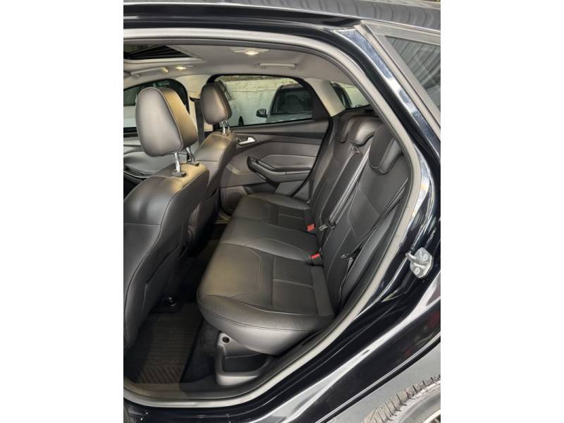 FORD - FOCUS - 2016/2016 - Preta - R$ 71.900,00