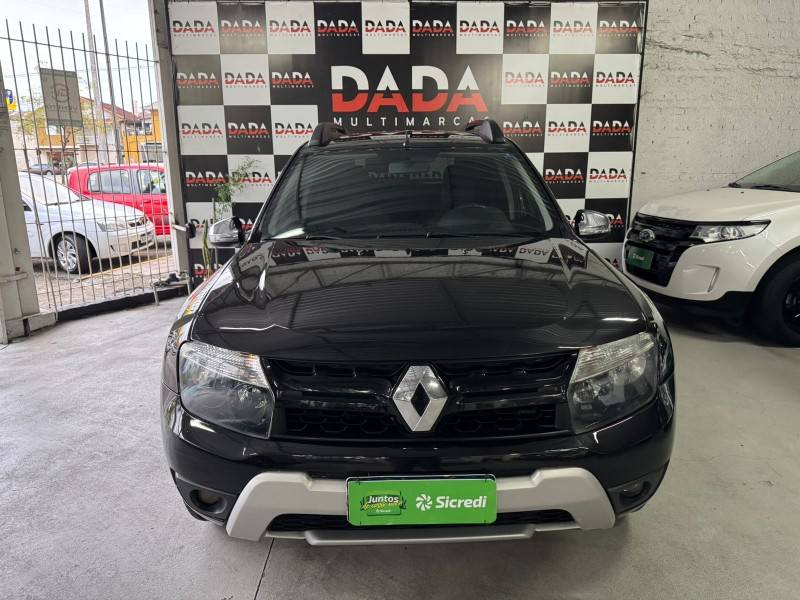RENAULT - DUSTER - 2011/2012 - Preta - R$ 45.900,00