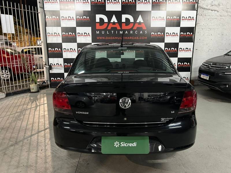 VOLKSWAGEN - VOYAGE - 2008/2009 - Preta - R$ 38.900,00