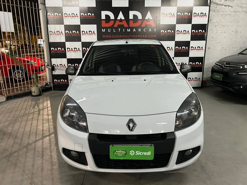 RENAULT - SANDERO - 2013/2014 - Branca - R$ 38.900,00
