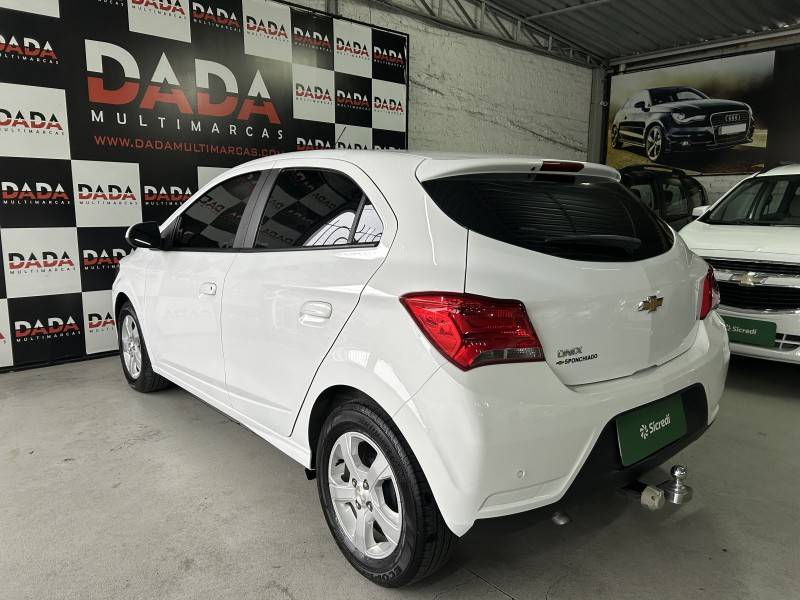 CHEVROLET - ONIX - 2019/2019 - Branca - R$ 65.900,00