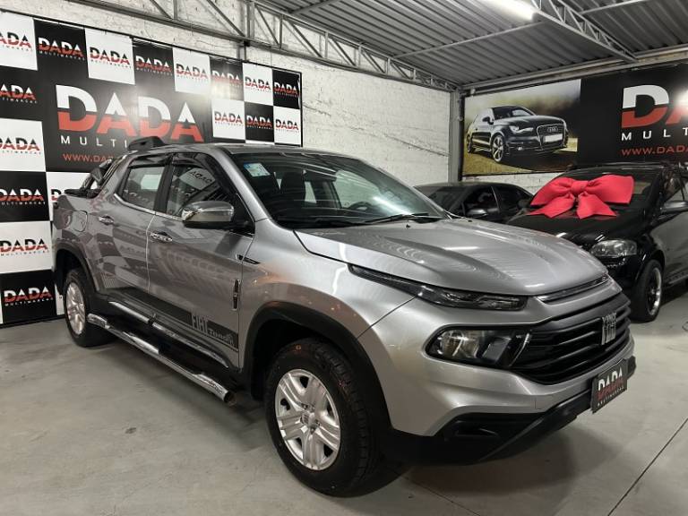 FIAT - TORO - 2021/2022 - Prata - R$ 108.900,00