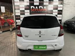 RENAULT - SANDERO - 2013/2014 - Branca - R$ 38.900,00