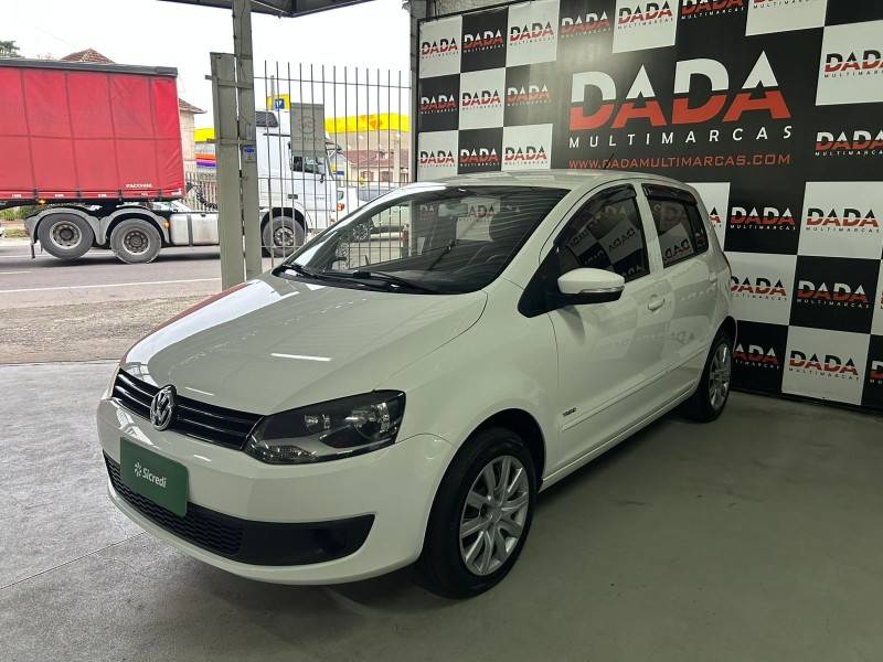 VOLKSWAGEN - FOX - 2011/2012 - Branca - R$ 32.900,00
