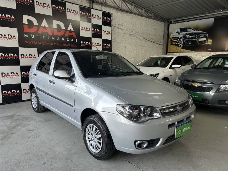 FIAT - PALIO - 2013/2014 - Prata - R$ 35.900,00